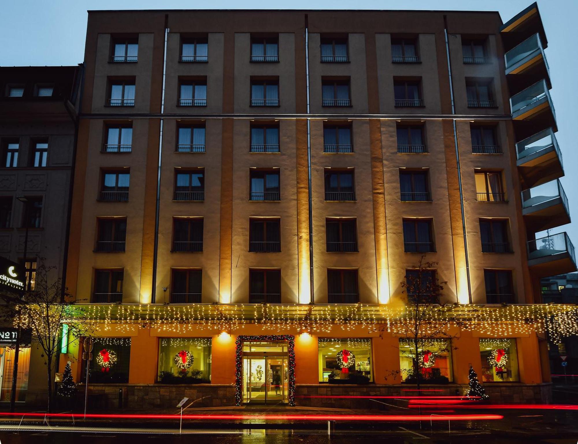 City Hotel Любляна Екстериор снимка